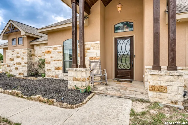 112 S ABREGO XING Floresville, TX 78114