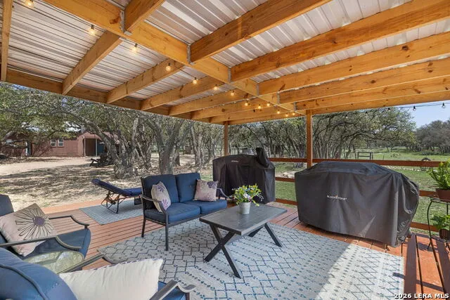 222 Spanish Oak Trl Harper, TX 78631
