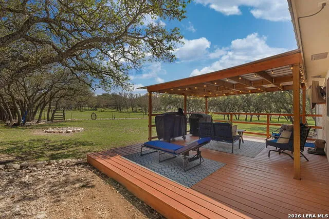 222 Spanish Oak Trl Harper, TX 78631