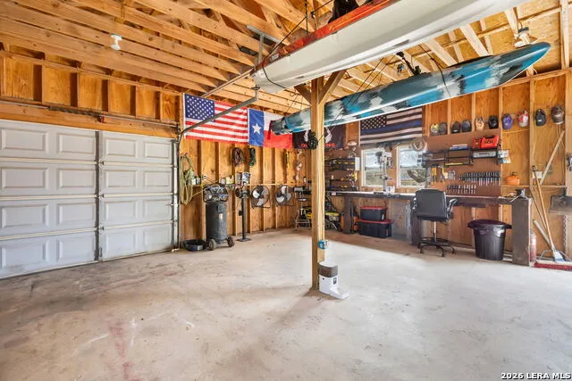 222 Spanish Oak Trl Harper, TX 78631