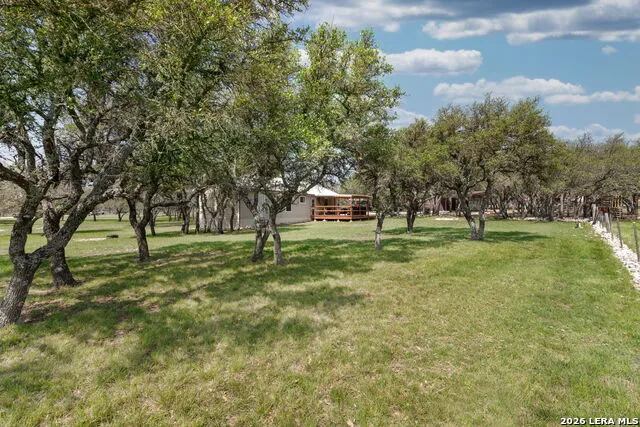222 Spanish Oak Trl Harper, TX 78631