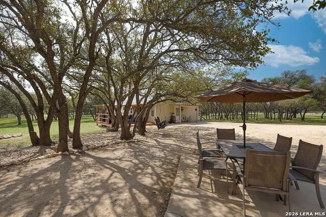 222 Spanish Oak Trl Harper, TX 78631