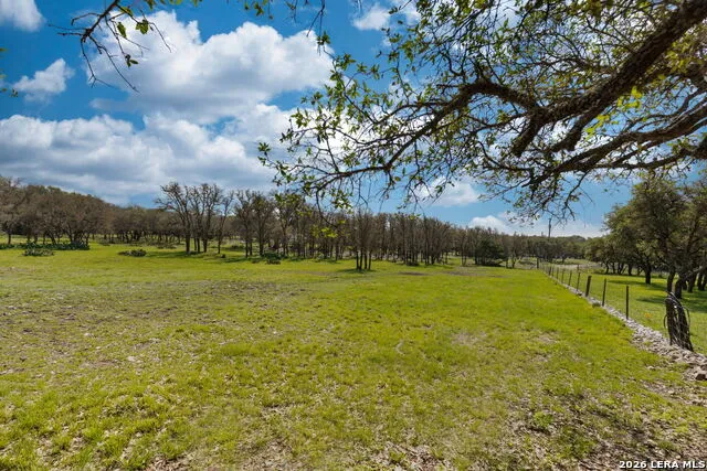 222 Spanish Oak Trl Harper, TX 78631