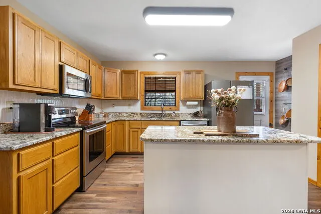 222 Spanish Oak Trl Harper, TX 78631