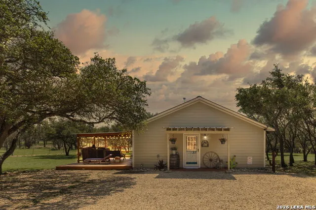 222 Spanish Oak Trl Harper, TX 78631