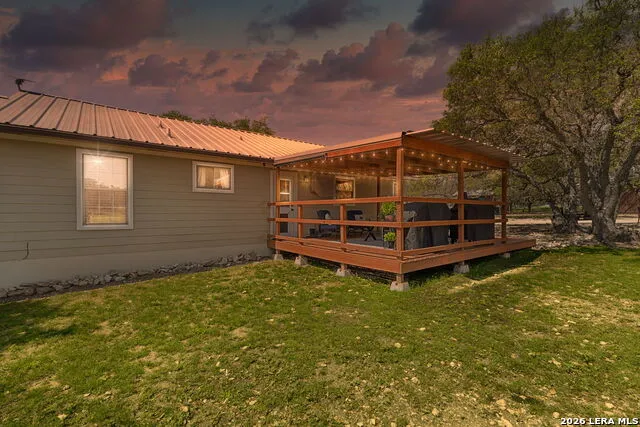 222 Spanish Oak Trl Harper, TX 78631