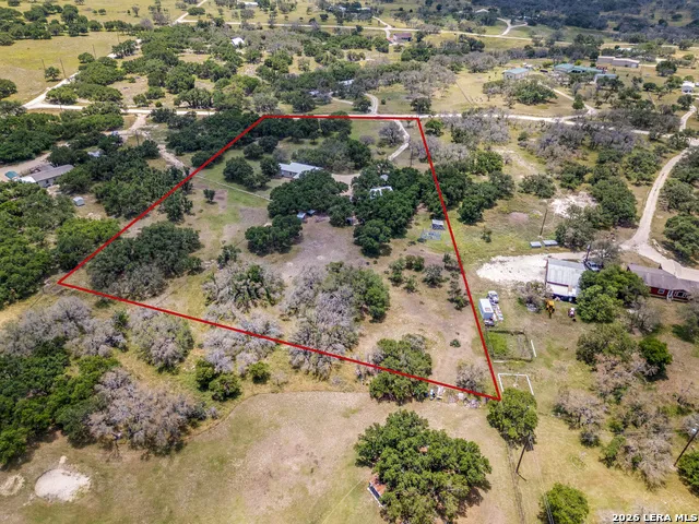 222 Spanish Oak Trl Harper, TX 78631