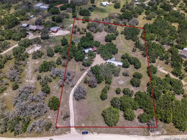 222 Spanish Oak Trl Harper, TX 78631