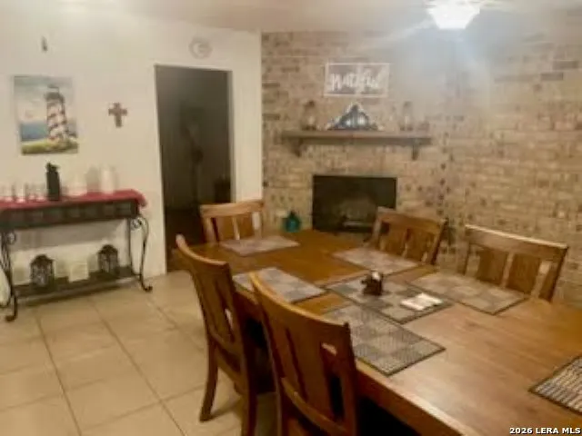 102 holman Lake City, TX 78368