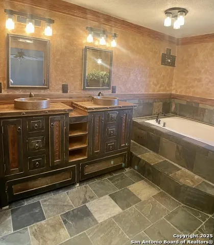 3010 Triple Tree China Grove, TX 78263