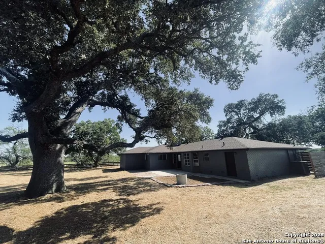3010 Triple Tree China Grove, TX 78263