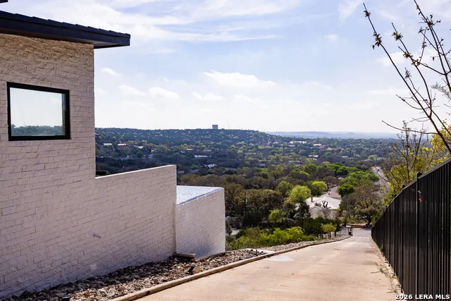 2100 BLUFF RIDGE DR Kerrville, TX 78028