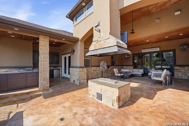 1357 PRIVATE ROAD 3702 San Antonio, TX 78253