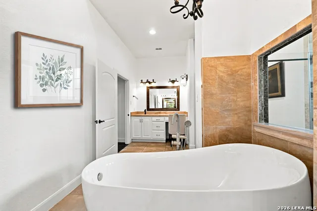 1357 PRIVATE ROAD 3702 San Antonio, TX 78253