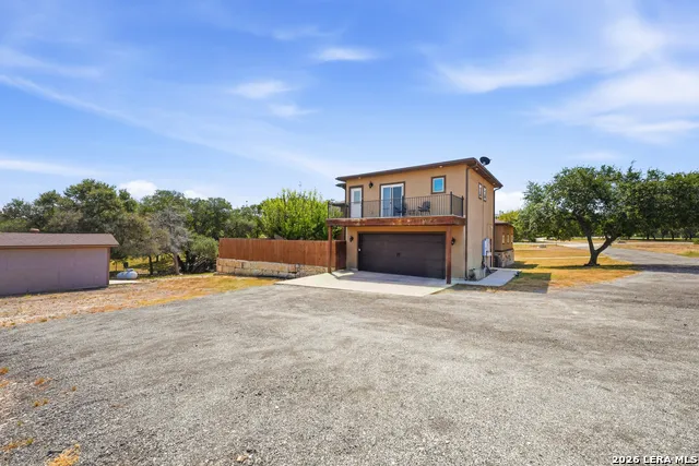 1357 PRIVATE ROAD 3702 San Antonio, TX 78253
