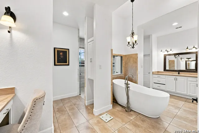 1357 PRIVATE ROAD 3702 San Antonio, TX 78253