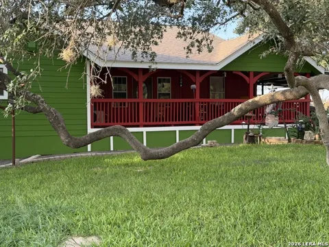 2366 Royal Oaks