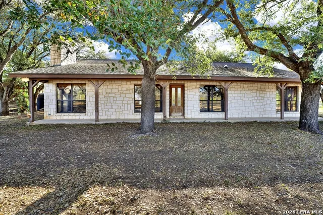 386 County Road 763 Devine, TX 78016
