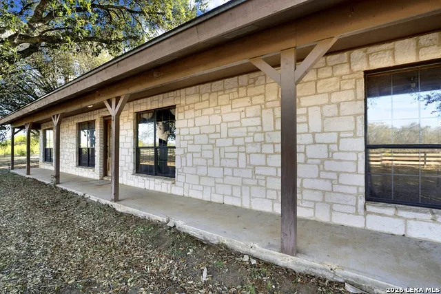 386 County Road 763 Devine, TX 78016