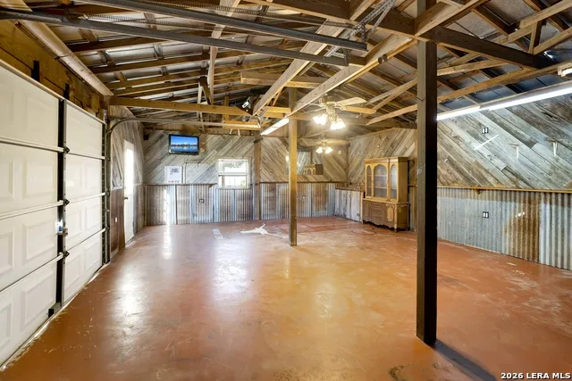 386 County Road 763 Devine, TX 78016