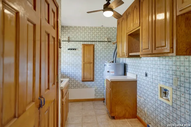 386 County Road 763 Devine, TX 78016