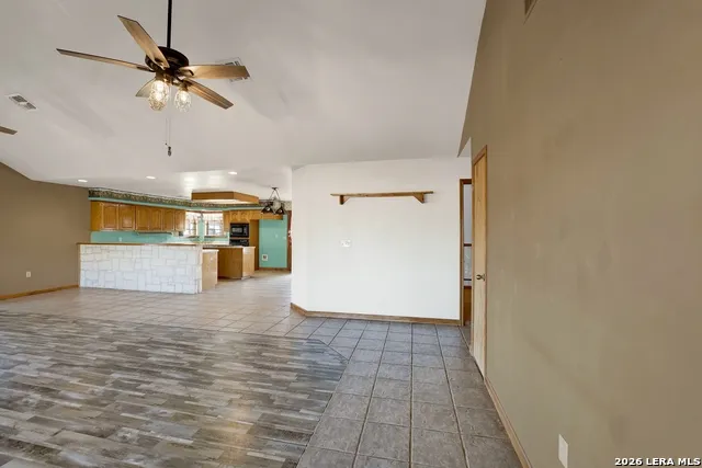 386 County Road 763 Devine, TX 78016
