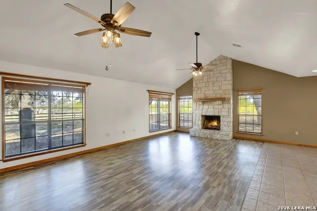 386 County Road 763 Devine, TX 78016