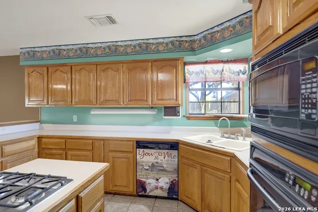 386 County Road 763 Devine, TX 78016