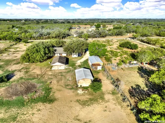 386 County Road 763 Devine, TX 78016