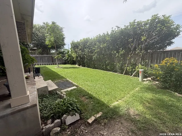 9043 INDIGO LK San Antonio, TX 78245