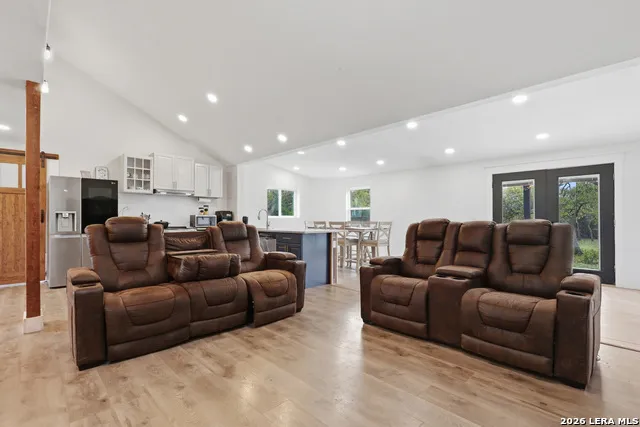 297 Rust Ranch Blanco, TX 78606