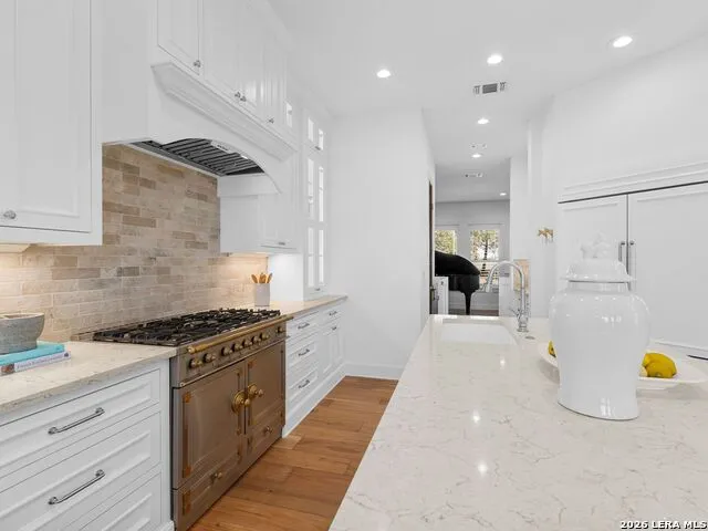 676 Highgate Dr Bandera, TX 78003