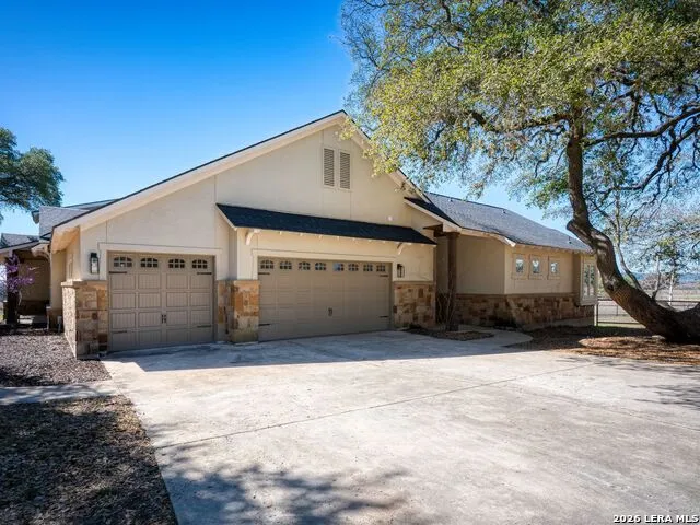 676 Highgate Dr Bandera, TX 78003