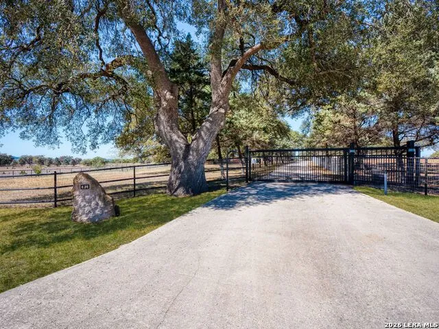 676 Highgate Dr Bandera, TX 78003