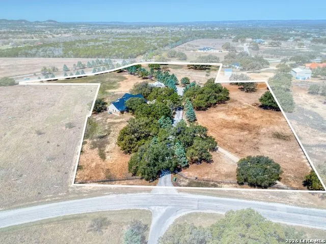676 Highgate Dr Bandera, TX 78003