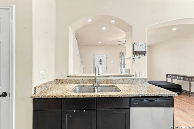 524 Indian Crossing Jourdanton, TX 78026