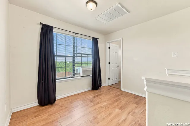 524 Indian Crossing Jourdanton, TX 78026