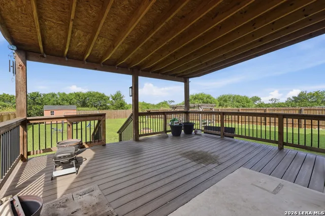 524 Indian Crossing Jourdanton, TX 78026