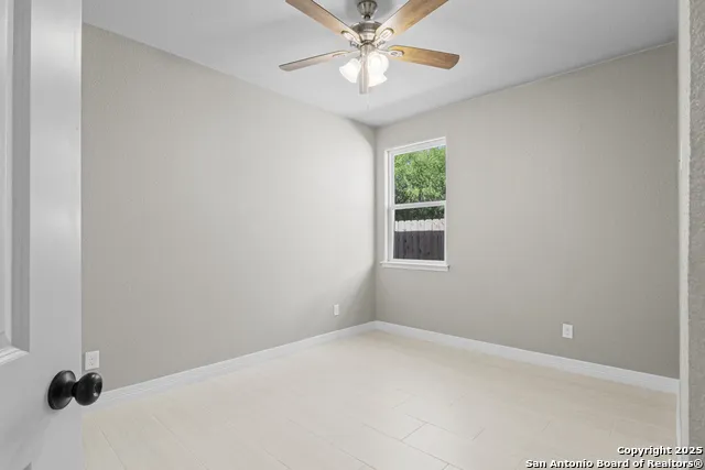 109 Sutton PL Uvalde, TX 78801