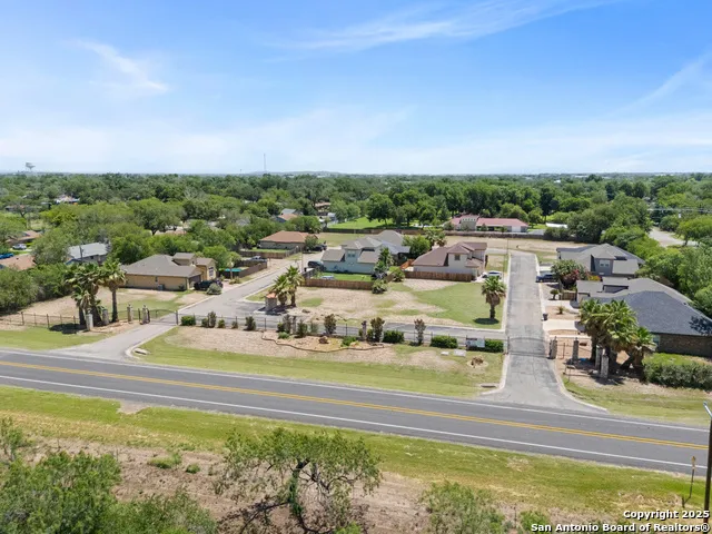 109 Sutton PL Uvalde, TX 78801