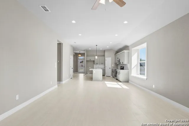 109 Sutton PL Uvalde, TX 78801