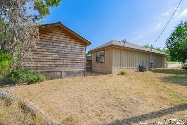 107 Garrett Way Canyon Lake, TX 78133
