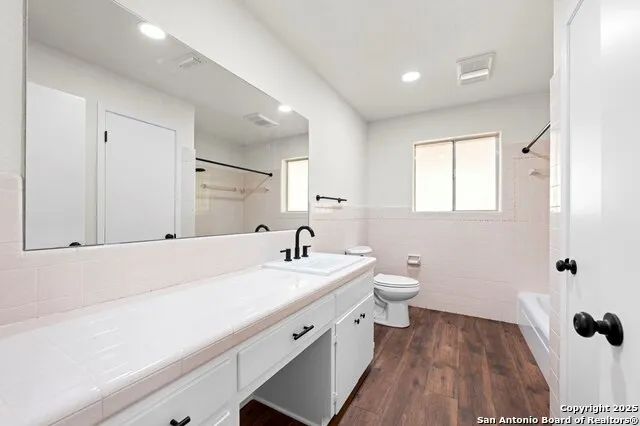 1122 Nancy Beth Dr. Kerrville, TX 78028