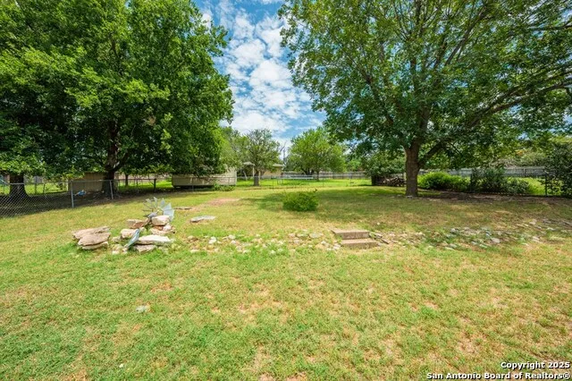 1122 Nancy Beth Dr. Kerrville, TX 78028