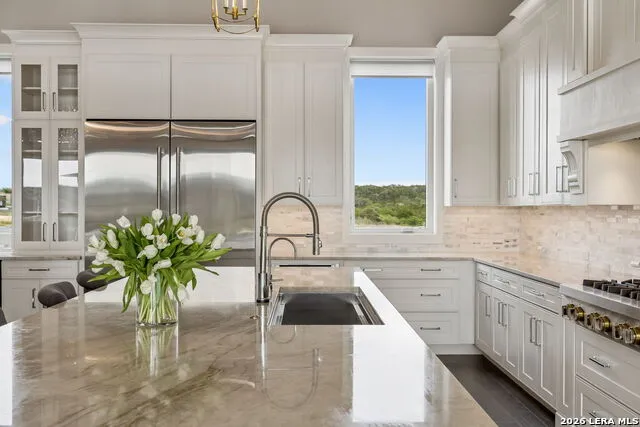 1051 Cattlemans Crossing Dr Kerrville, TX 78028