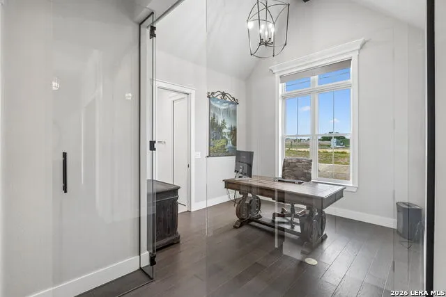 1051 Cattlemans Crossing Dr Kerrville, TX 78028