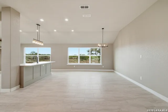 60 Friendship Hills Uvalde, TX 78801