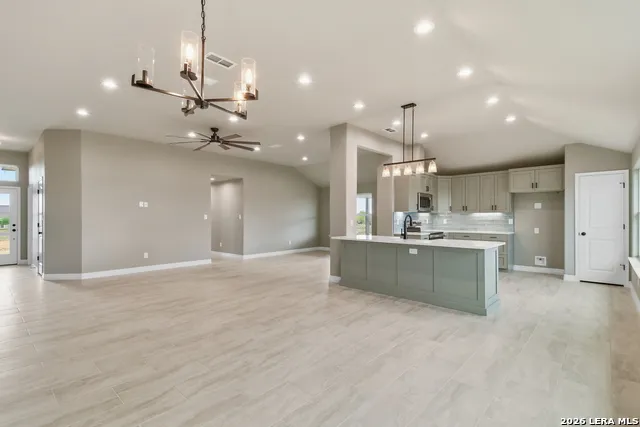 60 Friendship Hills Uvalde, TX 78801