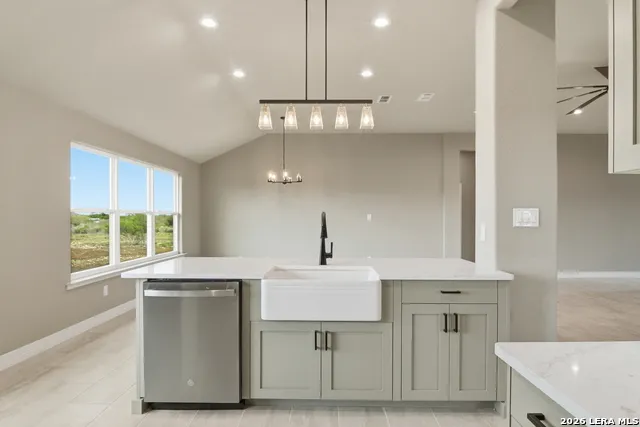 60 Friendship Hills Uvalde, TX 78801