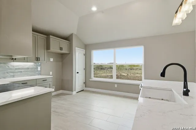 60 Friendship Hills Uvalde, TX 78801